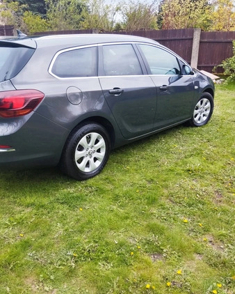 Opel Astra cena 32500 przebieg: 200000, rok produkcji 2015 z Olsztyn małe 667
